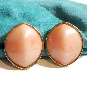 Vintage peach and gold clip earrings by Avon clipon